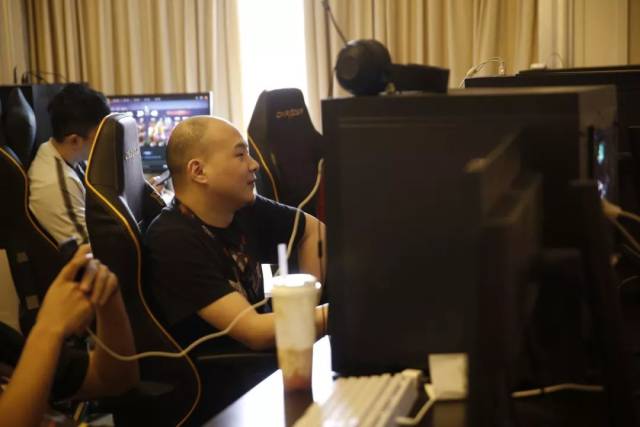 VINI ： “我们没有因为表现原因换掉HEN1，他是个猛兽”