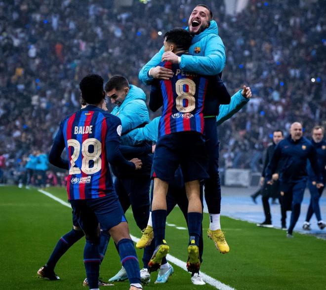 曼联最青睐的中场引援目标身价或将超过1亿英镑。（曼联看中的中场标价或将破亿英镑）