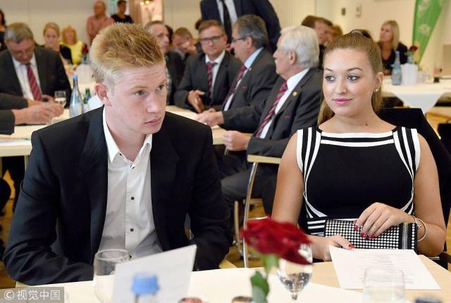 镜报：索尔斯克亚在柴郡的豪宅价值400万英镑，曾租给范戴克